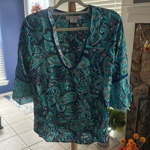 Beautiful Vera Bradley shirt